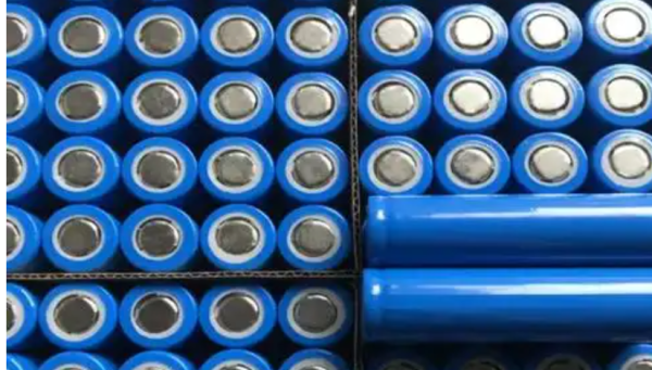 Sodium-Ion vs Lithium-Ion Batteries: A 2025 Comparison for Energy Storage