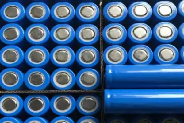Sodium-Ion vs Lithium-Ion Batteries: A 2025 Comparison for Energy Storage