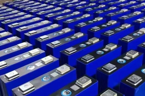 How to Size a Battery System for Small Commercial Projects