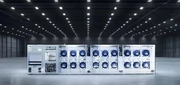 Pros & Cons of Fan Cooling vs. Passive Cooling in Inverters