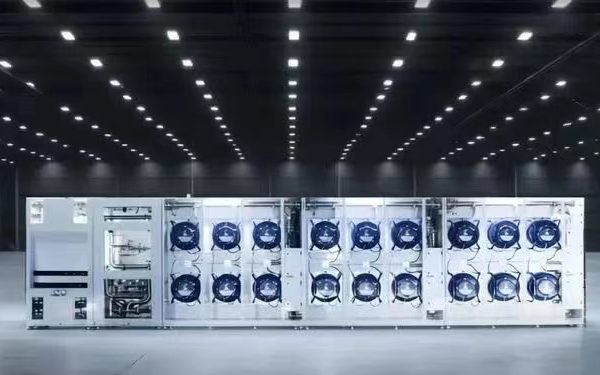 Pros & Cons of Fan Cooling vs. Passive Cooling in Inverters