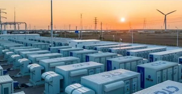 Pairing Solar Panels with Lithium Batteries: Tips & Traps for Reliable PV+Storage Systems