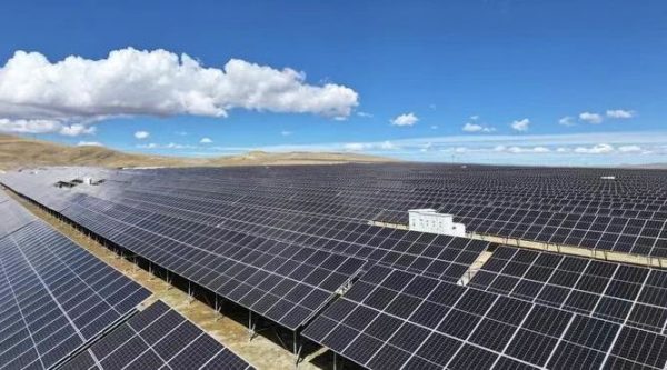 AI-Enhanced Monitoring and Predictive Maintenance in Energy Storage Systems